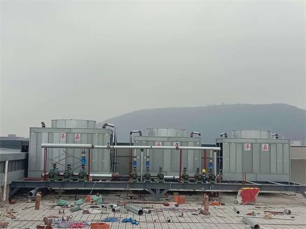 冷卻塔使用一天的耗水量是多少？